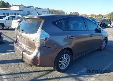 2015 Toyota Prius V Four z USA, uszkodzony, nr VIN JTDZN3EU1FJ033372